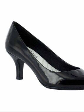 Women's Passion Pumps by Easy Street  in Black Patent (Size 7 M)